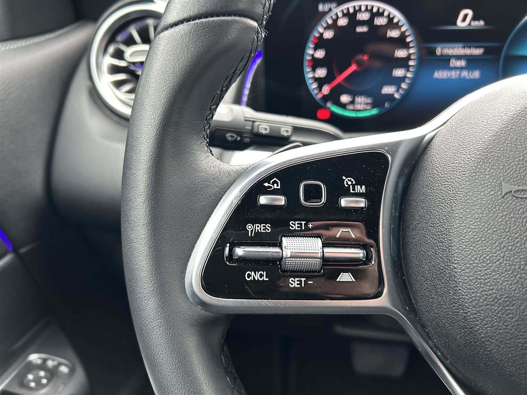 Mercedes-Benz EQB 300 billede 10