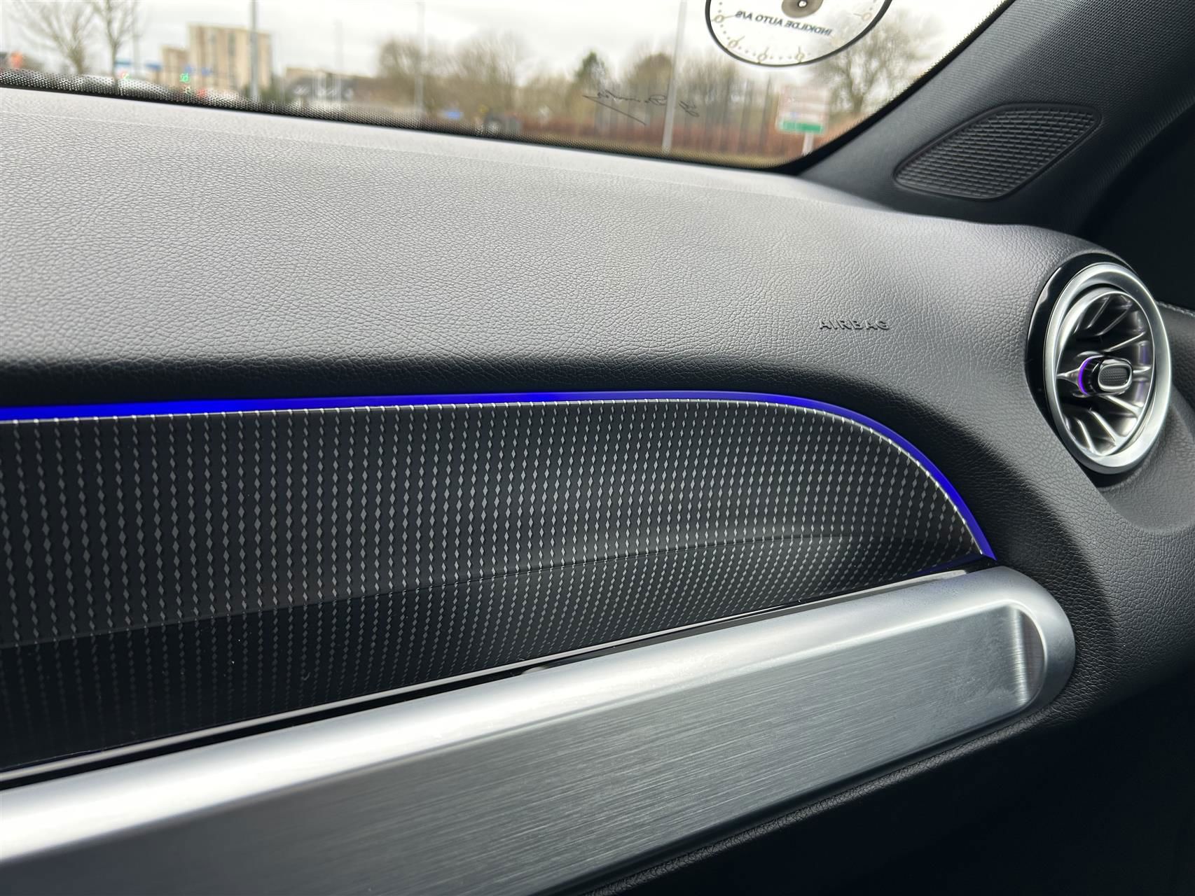 Mercedes-Benz EQB 300 billede 14