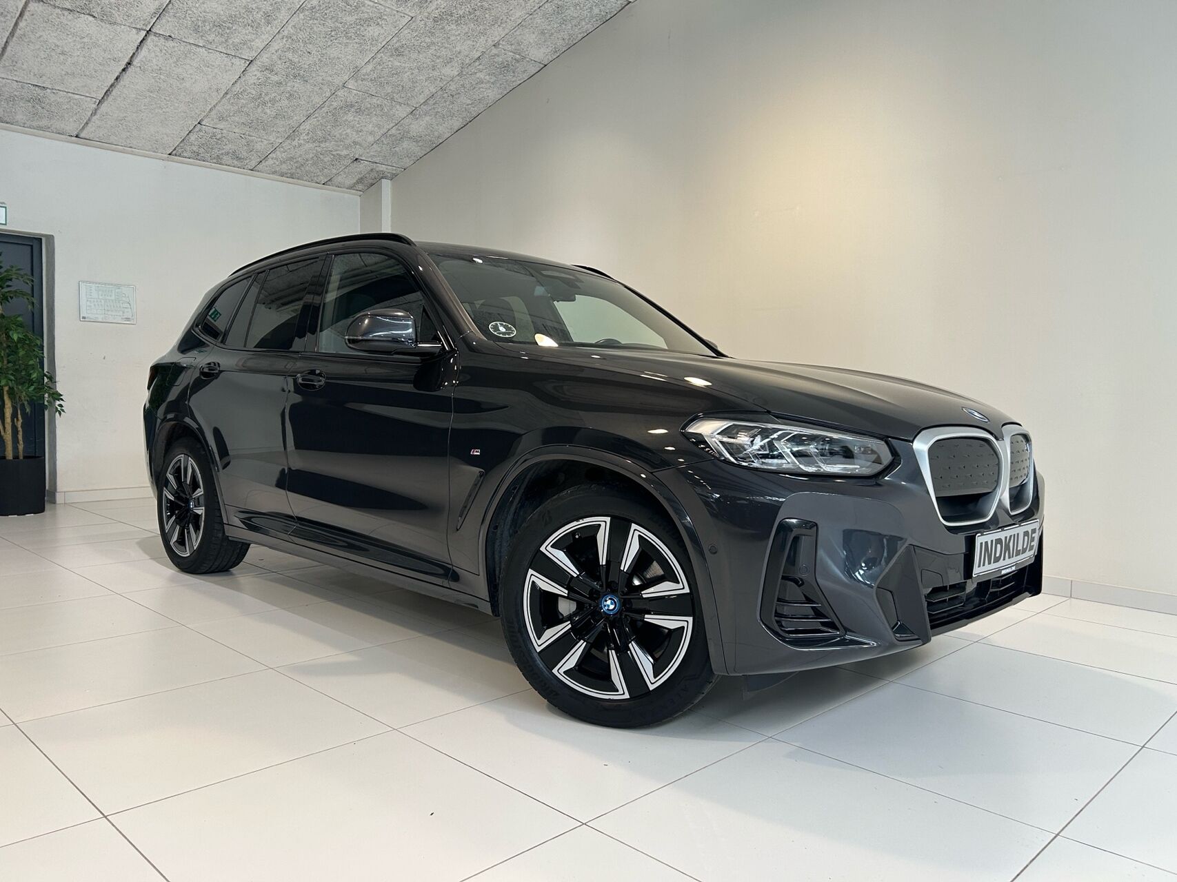 BMW iX3 billede 1