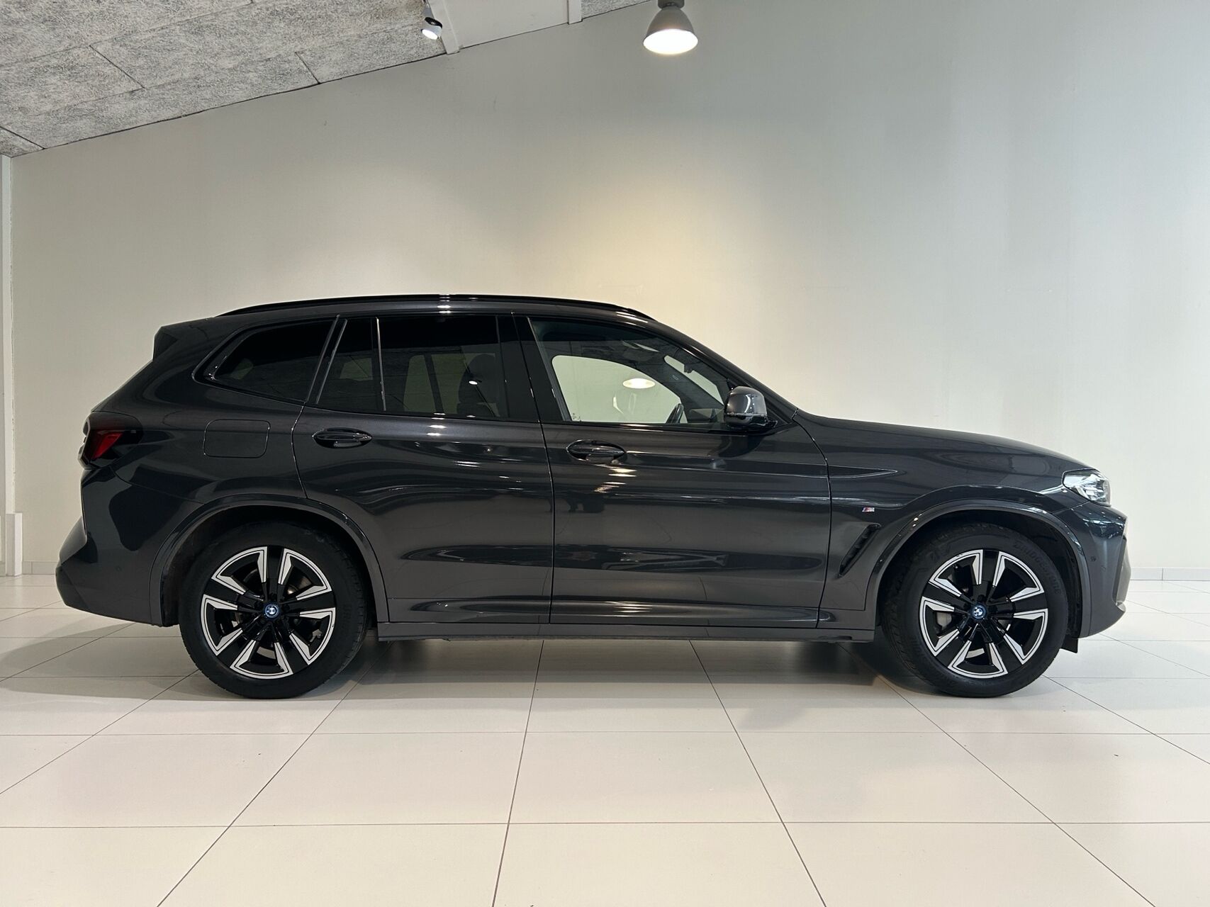 BMW iX3 billede 2