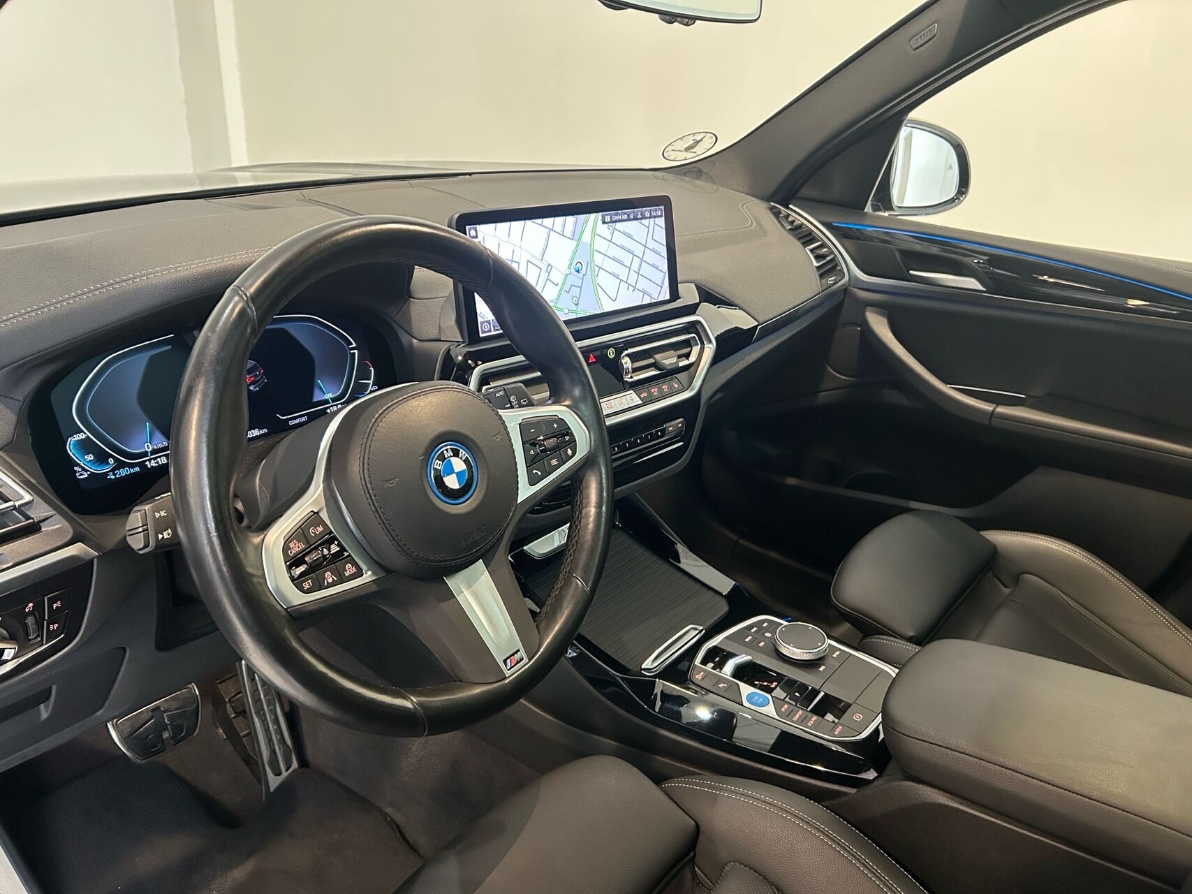 BMW iX3 billede 8