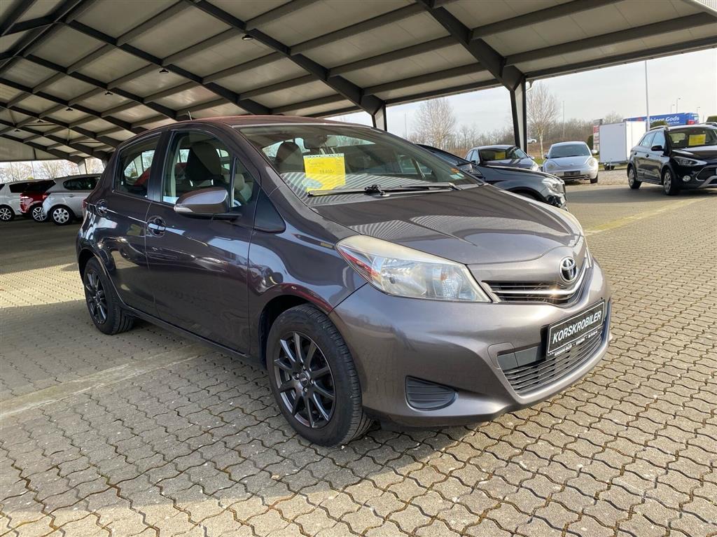 Toyota Yaris 1,3 man.6, 5D. 99HK 5d