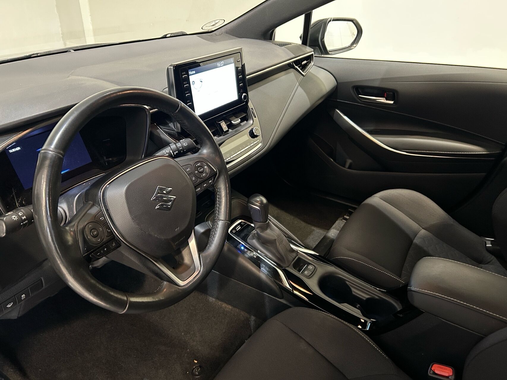 Suzuki Swace billede 8