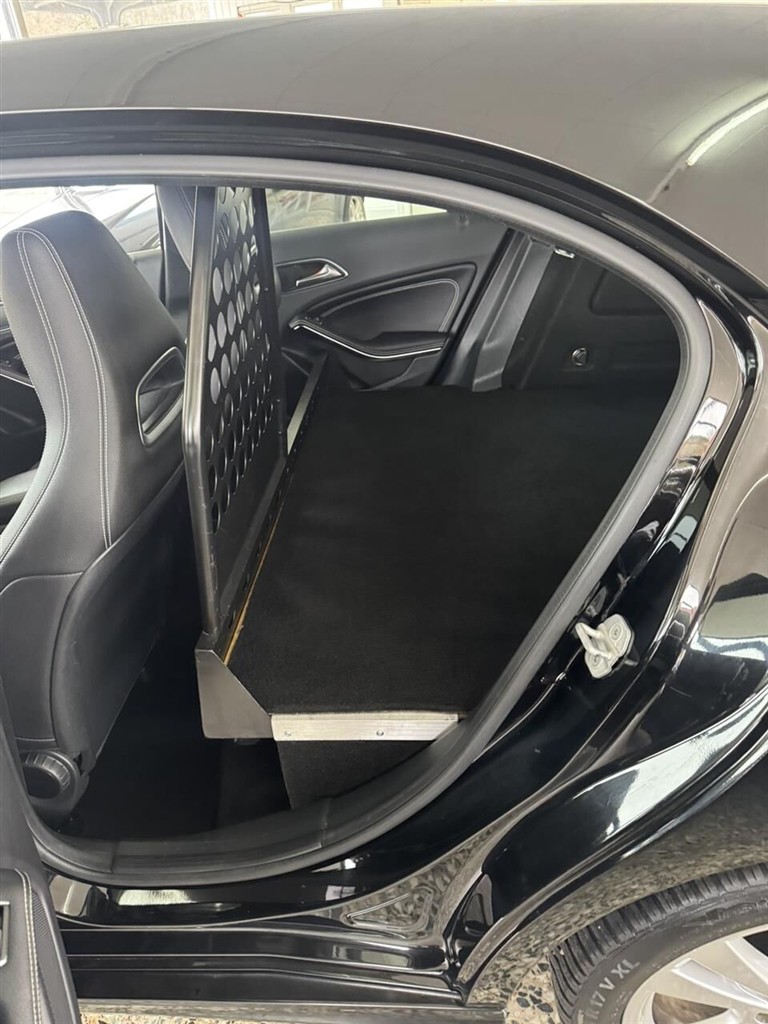 Mercedes-Benz A200 d — 10