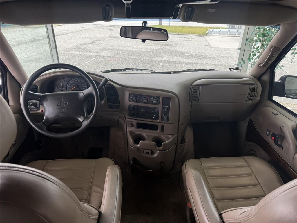Chevrolet Astro — 13