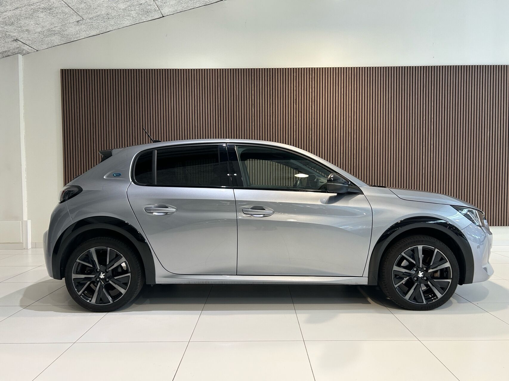 Peugeot e-208 billede 2