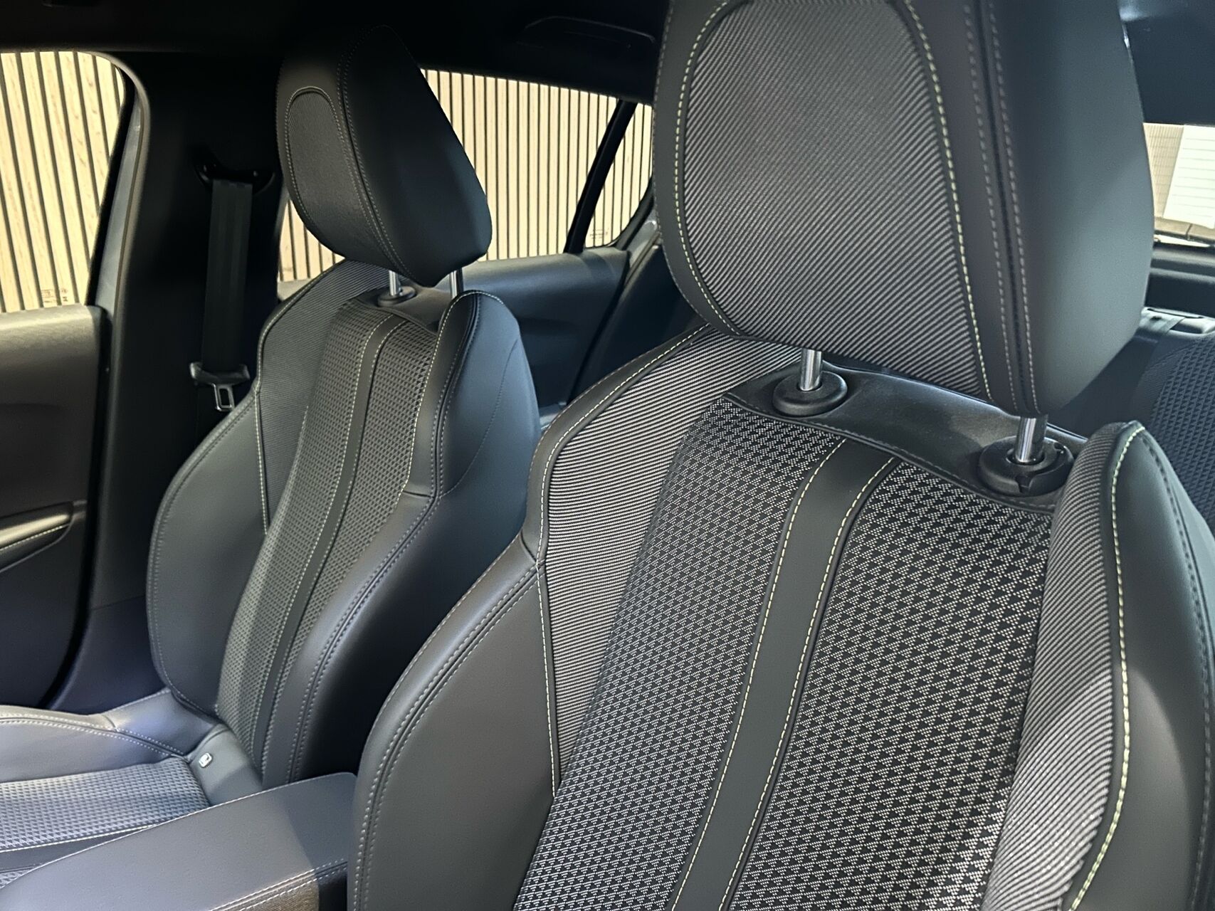 Peugeot e-208 billede 8