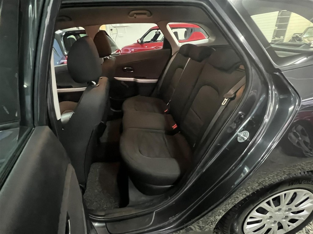 Kia Ceed — 7
