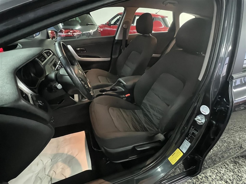 Kia Ceed — 9