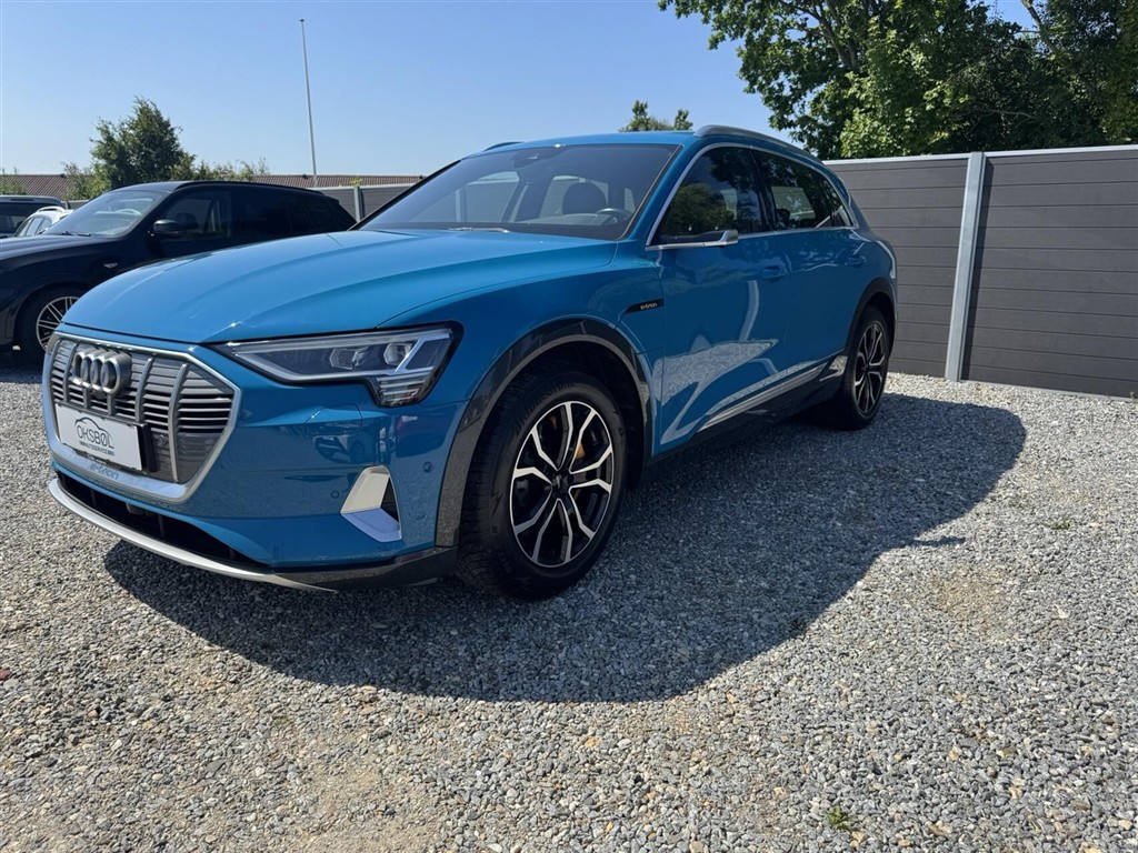 Audi E-tron — 2