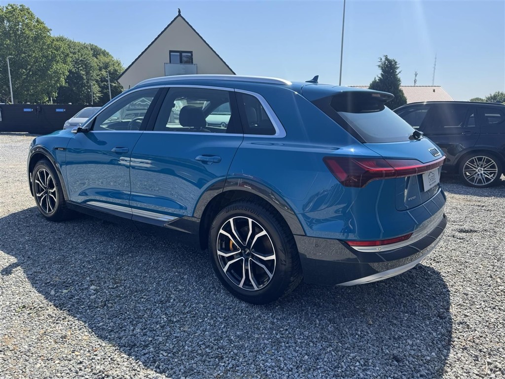 Audi E-tron — 5