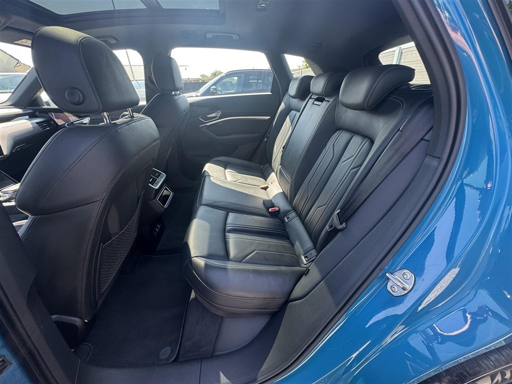 Audi E-tron — 13