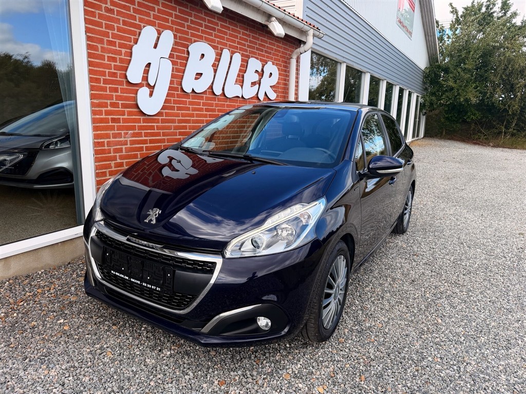 Peugeot 208 1,2 PureTech Signature Sky 82HK 5d
