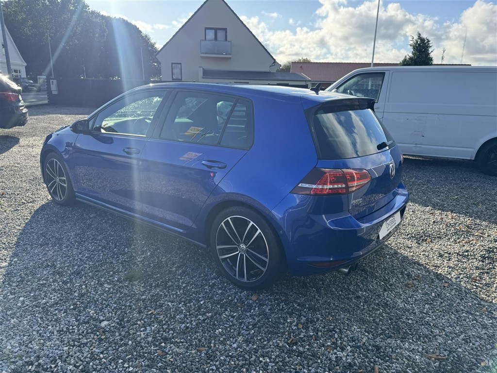 VW Golf — 4