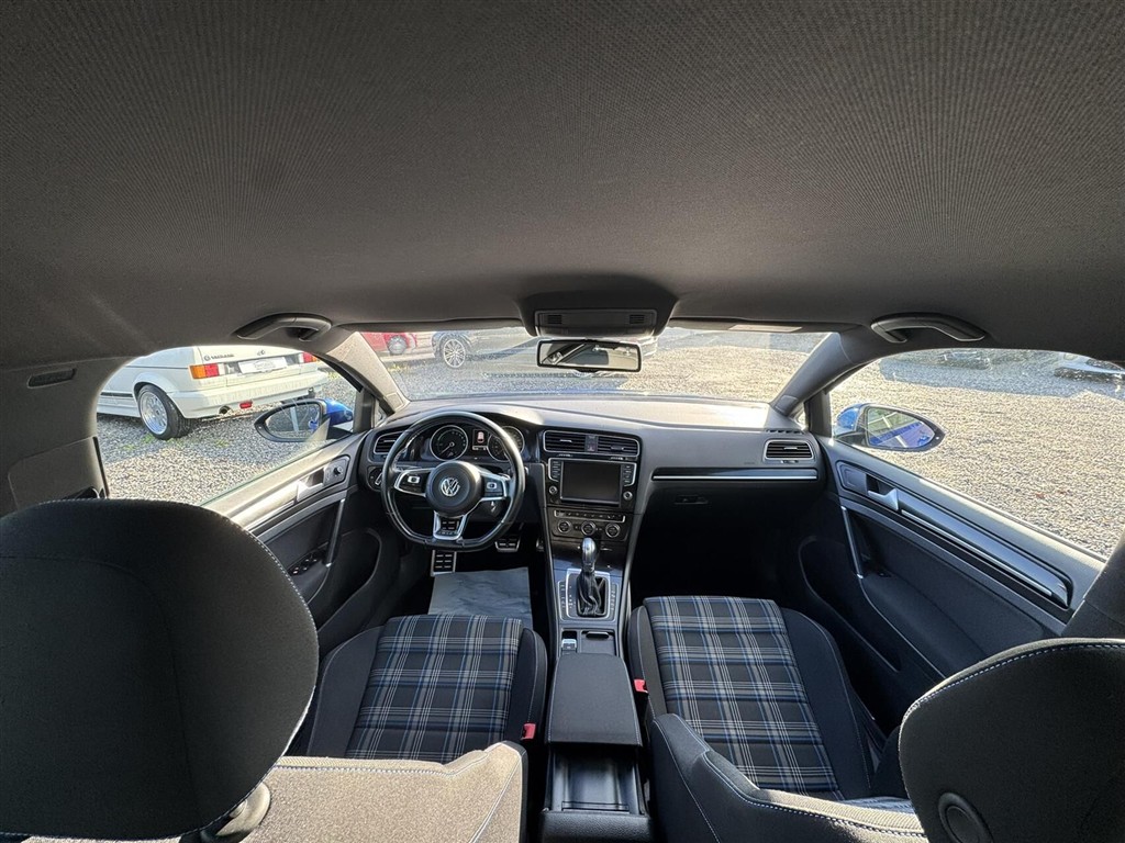 VW Golf — 11