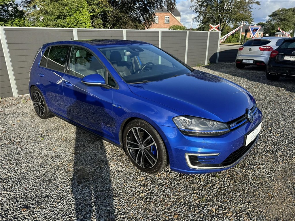 VW Golf — 8