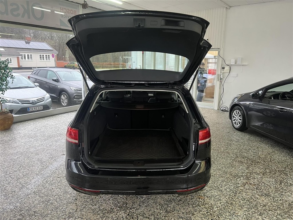 VW Passat — 6