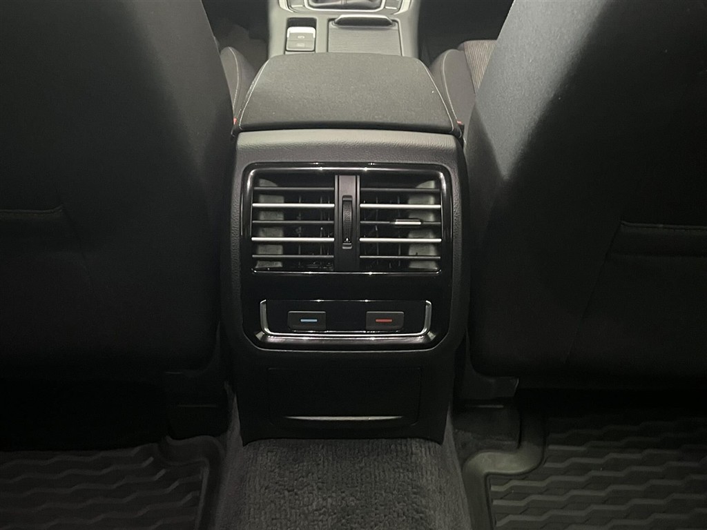 VW Passat — 10