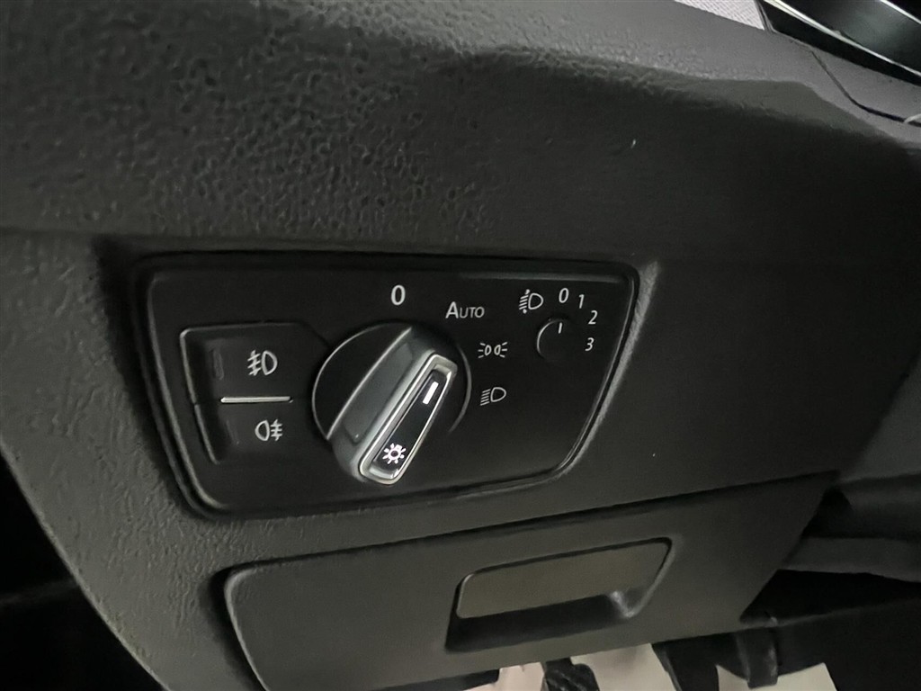 VW Passat — 14