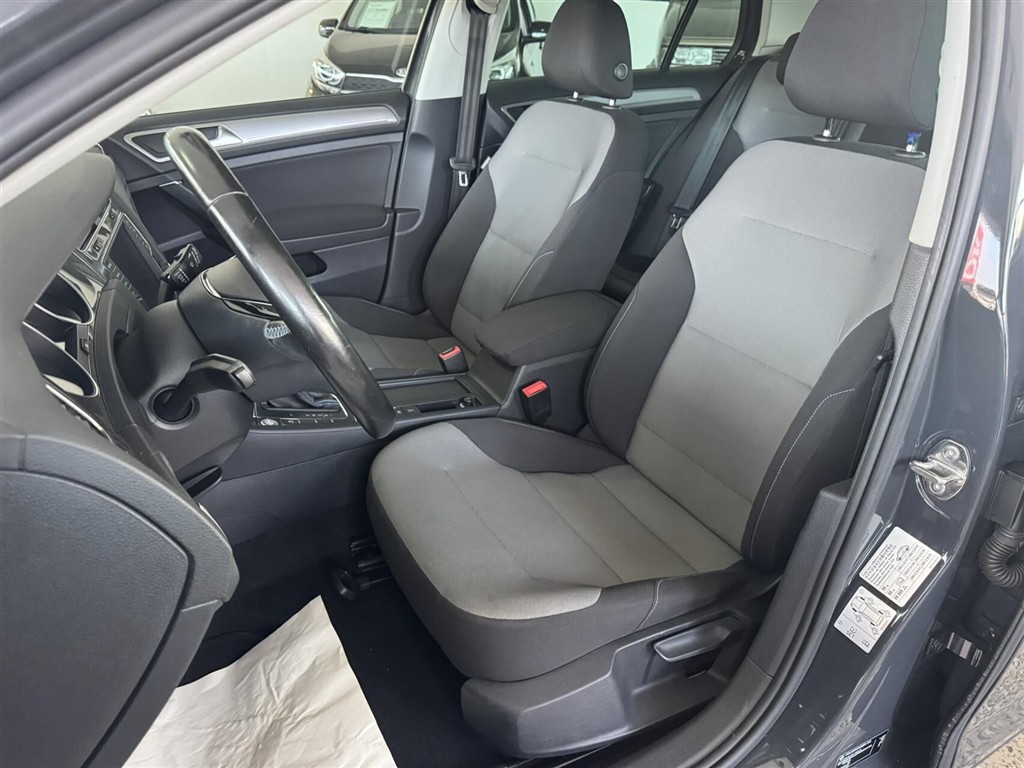 VW Golf — 9