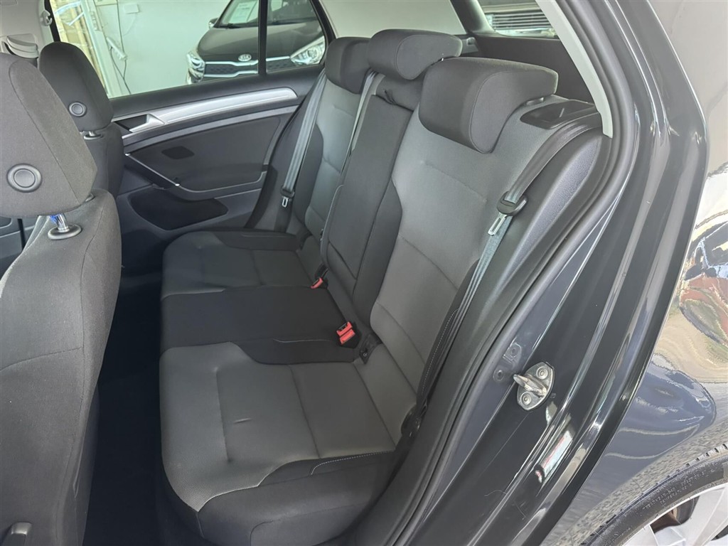 VW Golf — 10