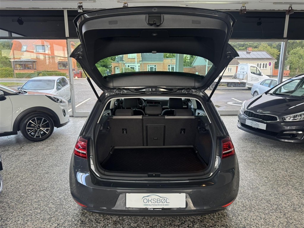 VW Golf — 6