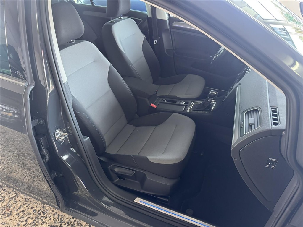 VW Golf — 13