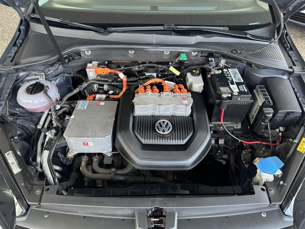 VW Golf — 14