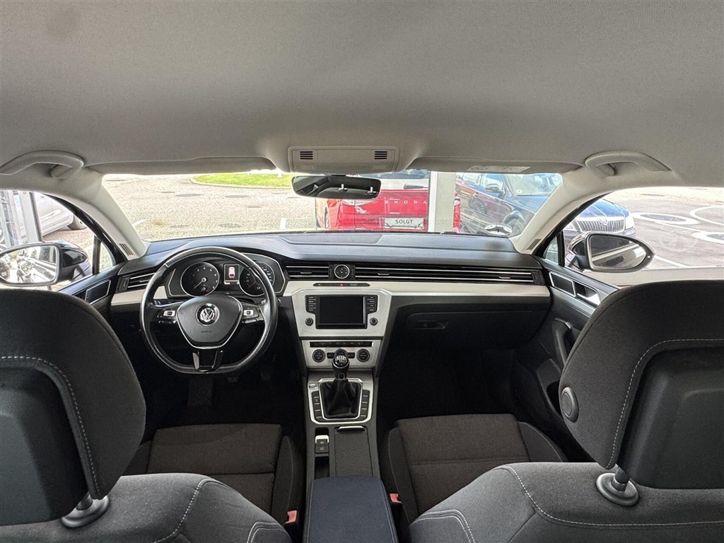 VW Passat — 9