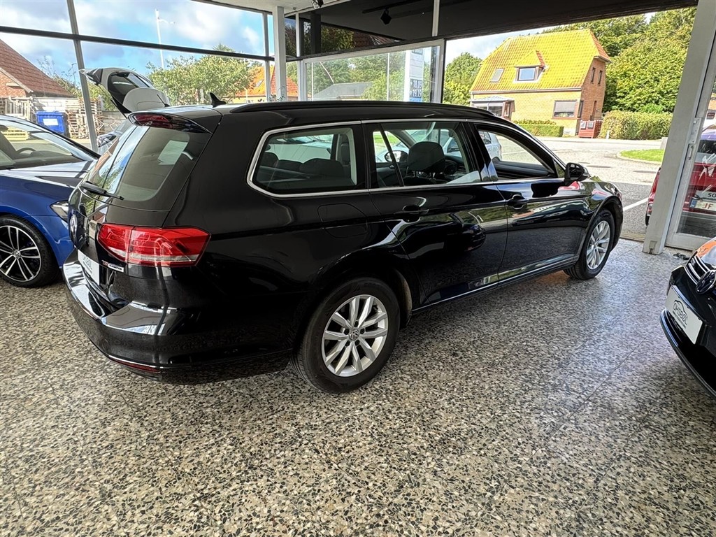 VW Passat — 7