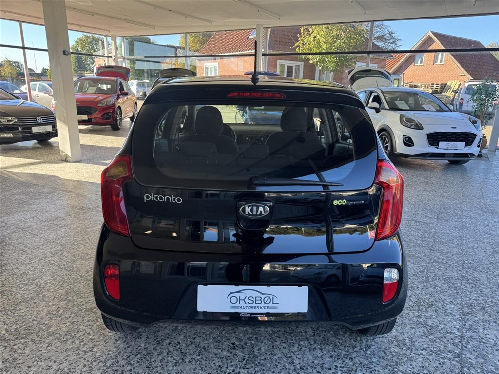 Kia Picanto — 4