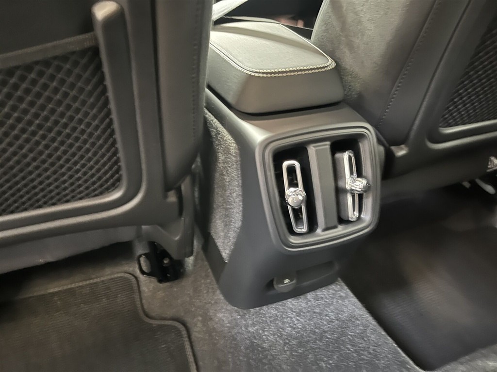 Volvo XC40, Billede 15