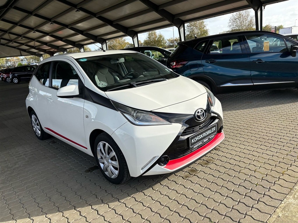 Toyota Aygo 1,0 VVT-I X-Play + X-Touch 69HK 5d